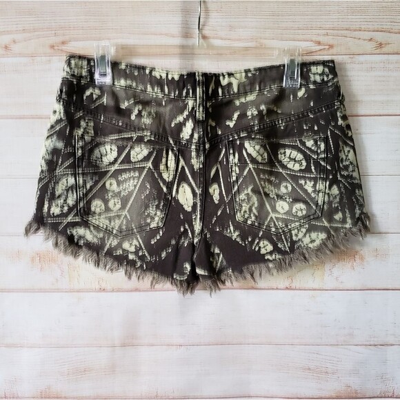 Free People Frayed Distressed Printed 5-Pocket Shorts Size 29 Daisy Dukes - Picture 5 of 9